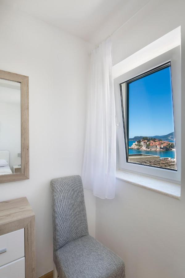 بودفا Family Apartment With Sea View Sveti Stefan المظهر الخارجي الصورة